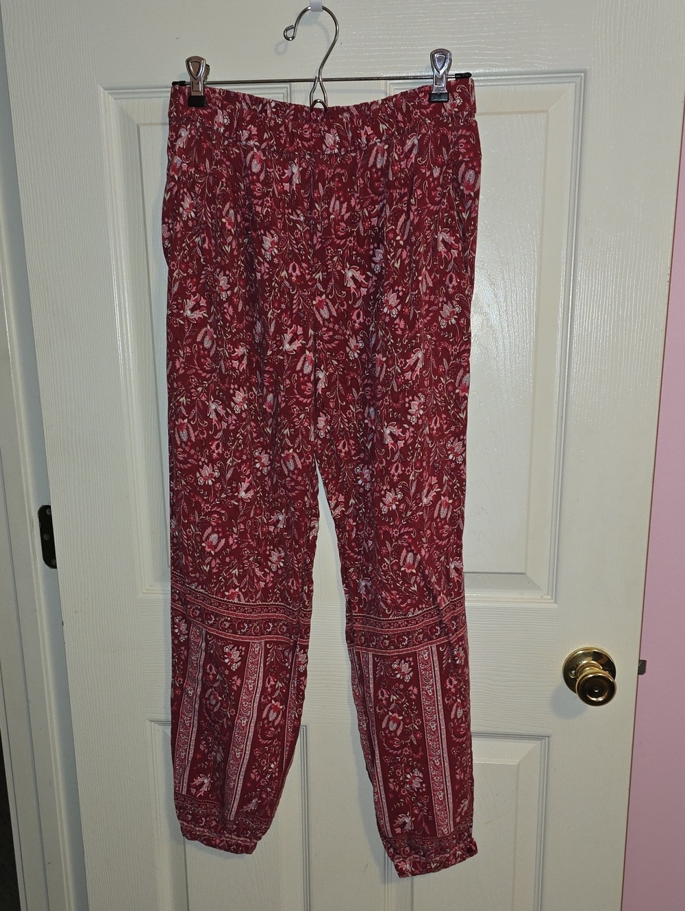 Women's‎ Red Printed Elastic-Waist Jogger Pants